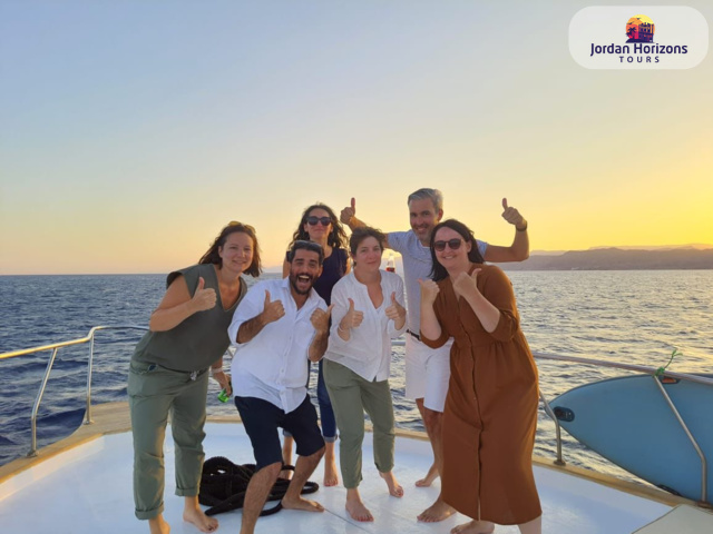 Excursion en bateau à Aqaba : pour profiter de la beauté de la mer et de ses environs